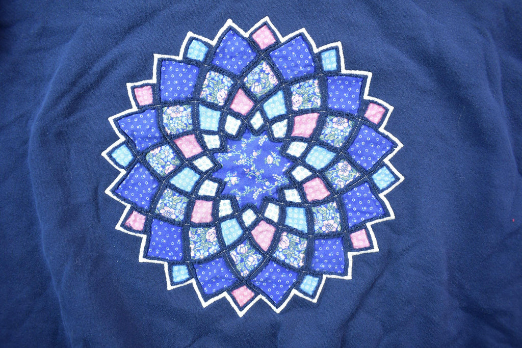 Vintage 1990s Embroidered  Quilt design  Crewneck Sweatshirt Made In USA