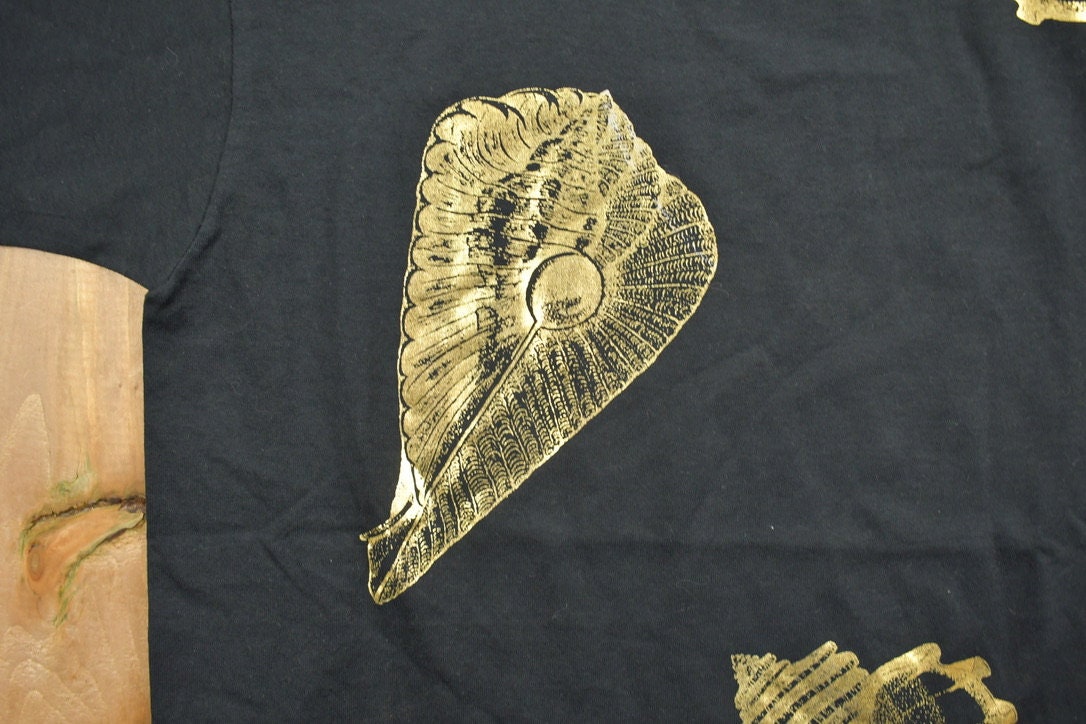 Vintage 1990s Sea Shell Graphic T-Shirt