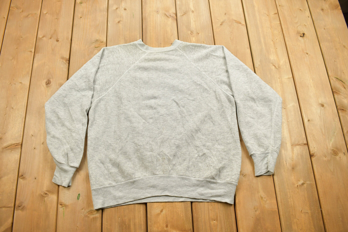 Vintage 1960s Blank Grey Raglan Sweatshirt / 60s Crewneck / Made In USA / True Vintage / Streetwear / 60s Blank / 60s Sweater