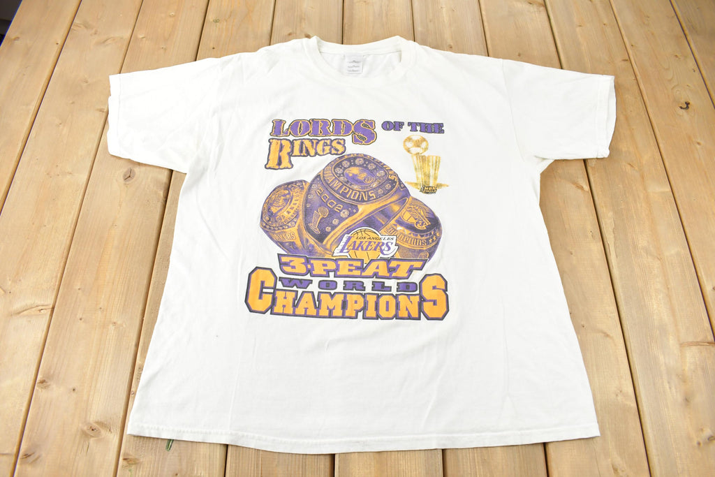 Vintage 2002 Los Angeles Lakers NBA 3 Peat Champs Graphic T-Shirt