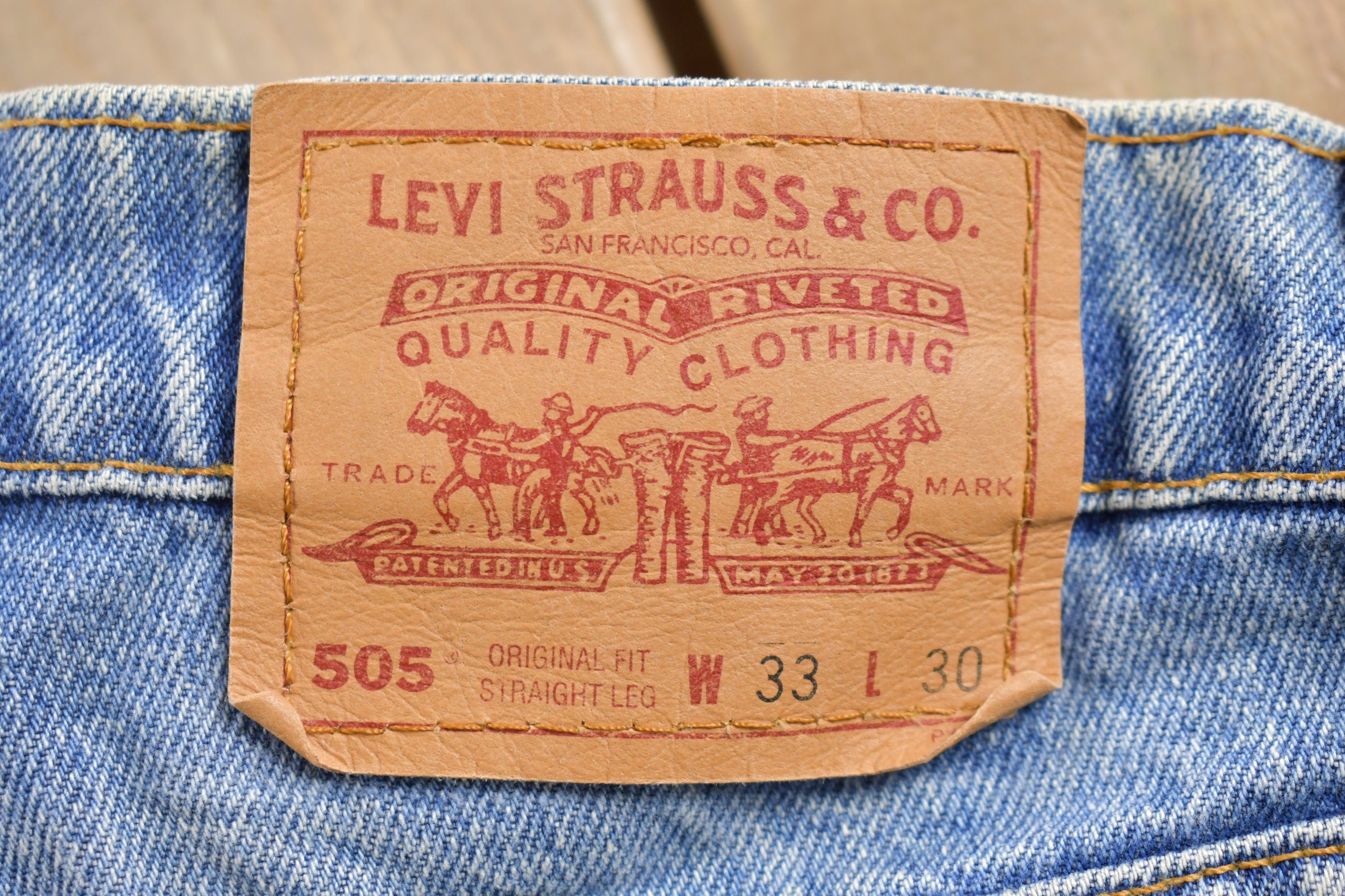 Vintage 1990s Levi's 505 Red Tab Jeans Size 33 x 28
