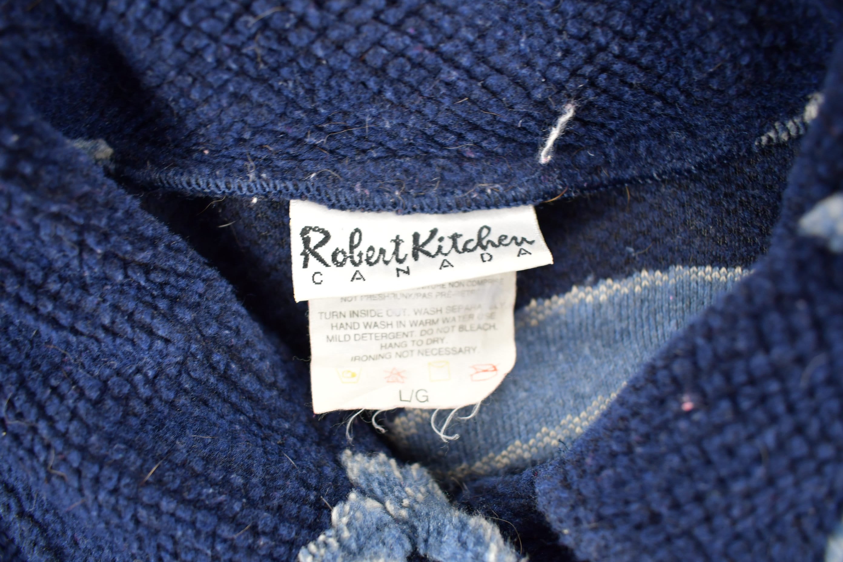 Vintage 1990s Robert Kitchen Leaves Theme All Over Print Fleece Sweater