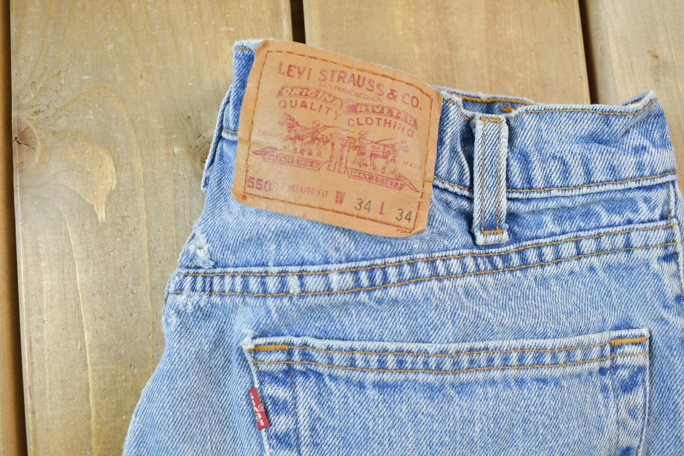 Vintage 1990s Levi's 550 Red Tab Jeans Size 34 x 34 / 90s Denim / Streetwear Fashion / Vintage Denim / Jeans / Vintage Levi's