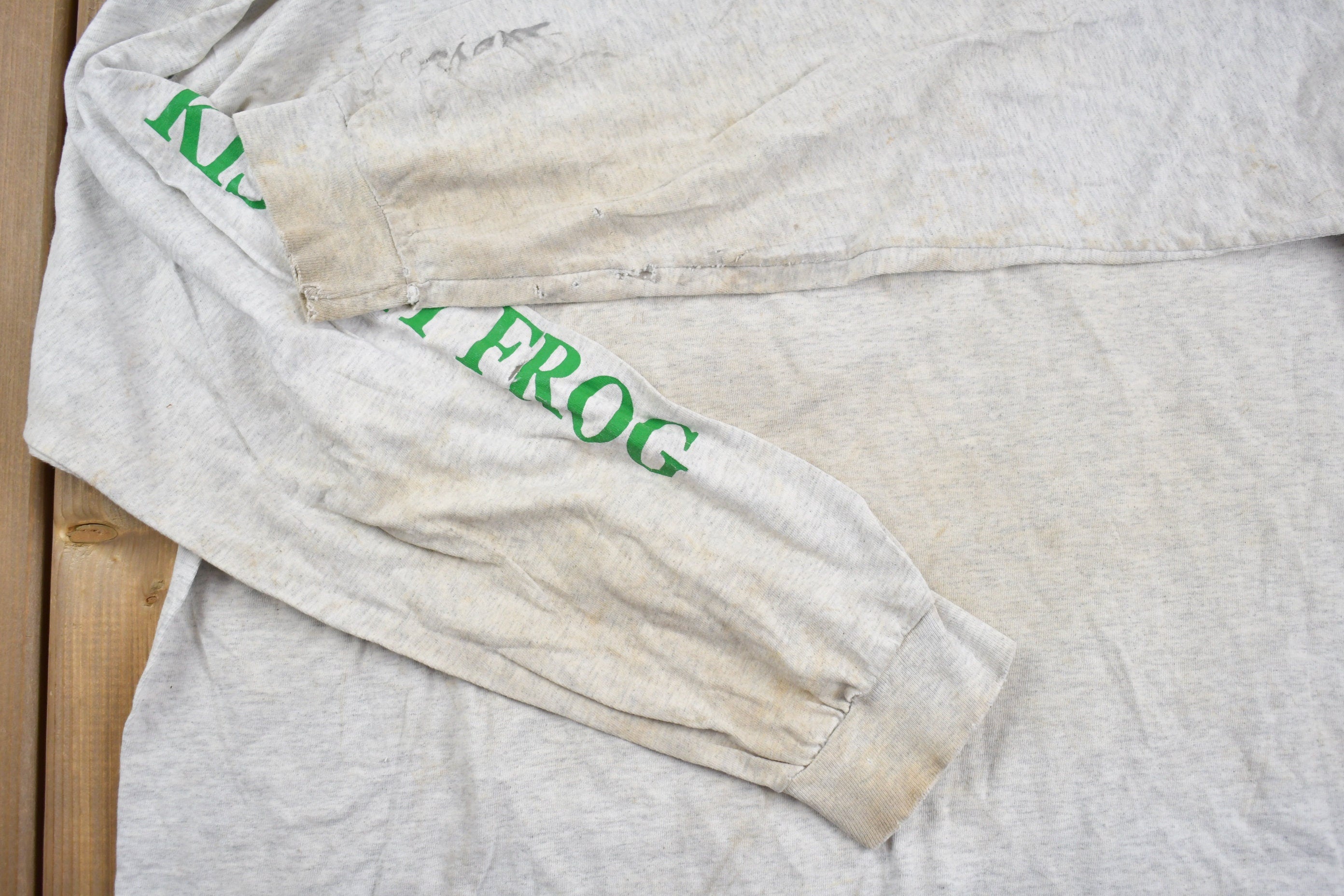 Vintage 1990s Fellsmere Florida Kiss My Frog Long Sleeve T Shirt