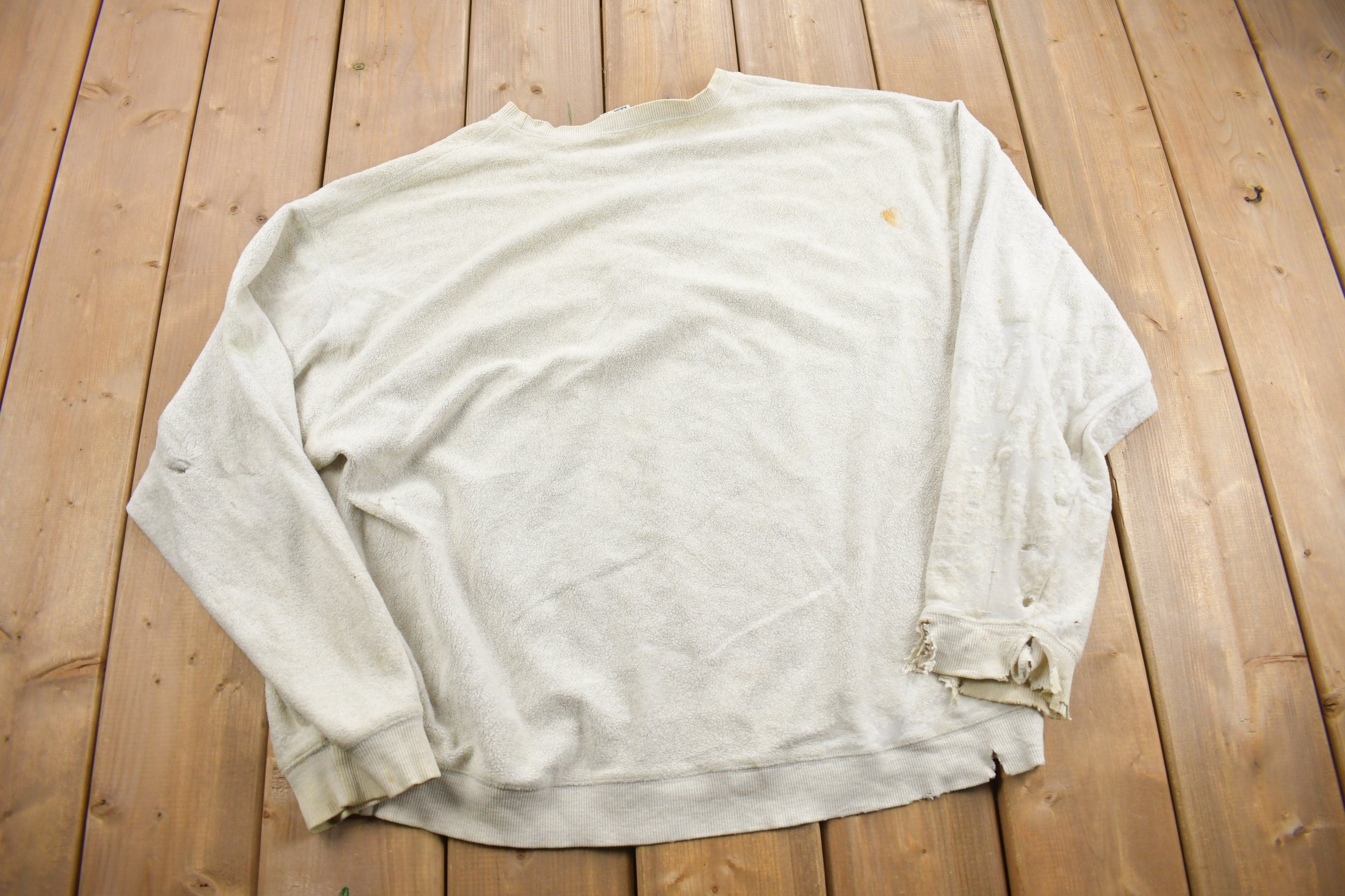 Vintage 1998 Looney Tunes Embroidered Fleece Crewneck Sweatshirt