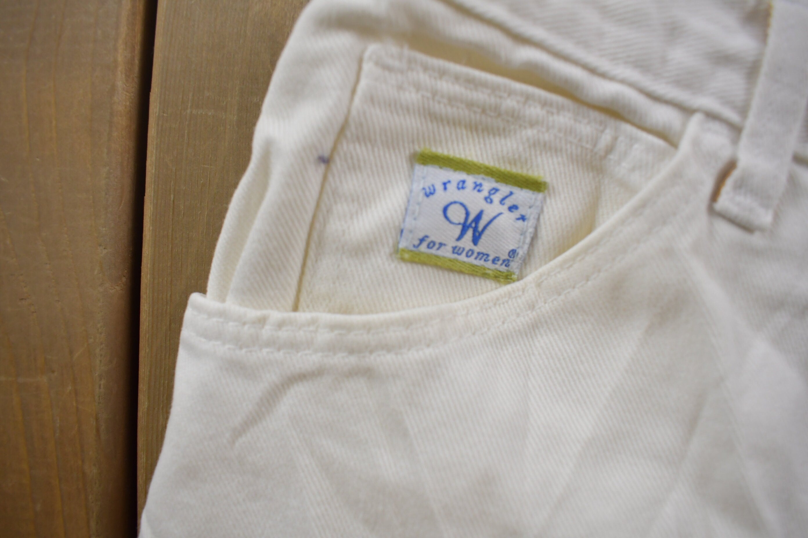 Vintage 1990s Wrangler for Women White Denim Jeans Size 30