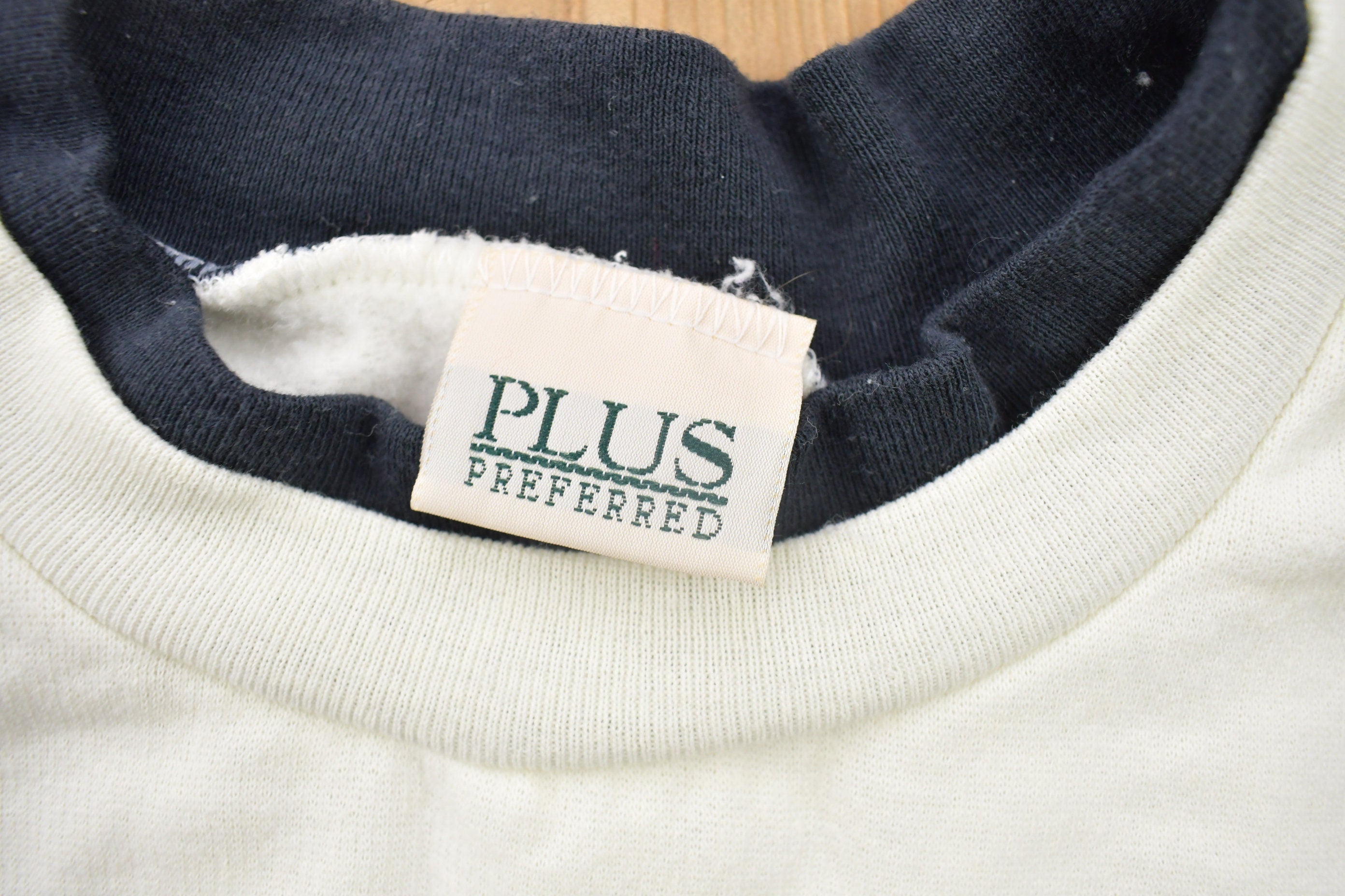 Vintage 1990s Cute Cottage Scene Crewneck Sweatshirt