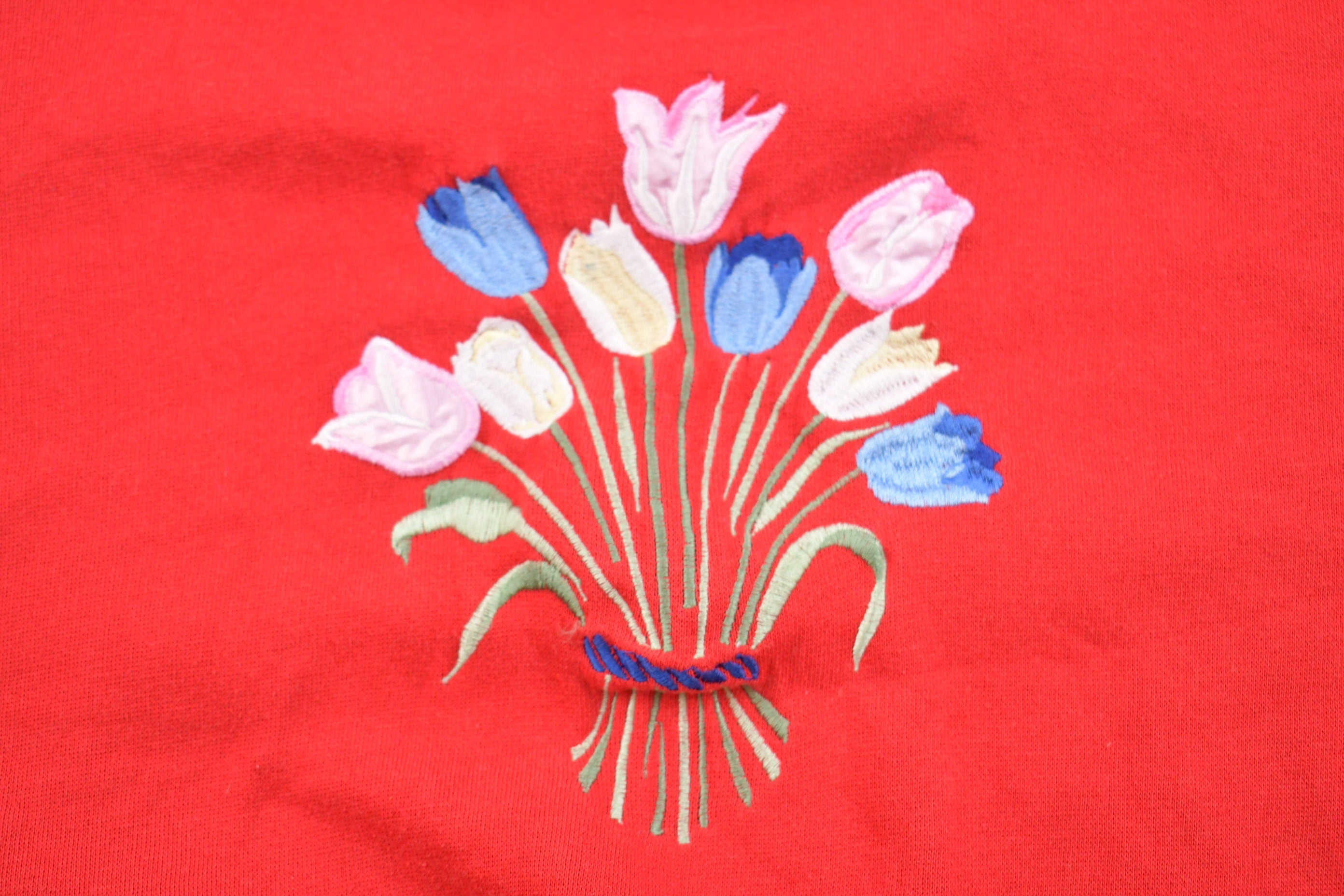 Vintage 1990 Bold Spirit Floral Embroidered Crewneck Sweatshirt