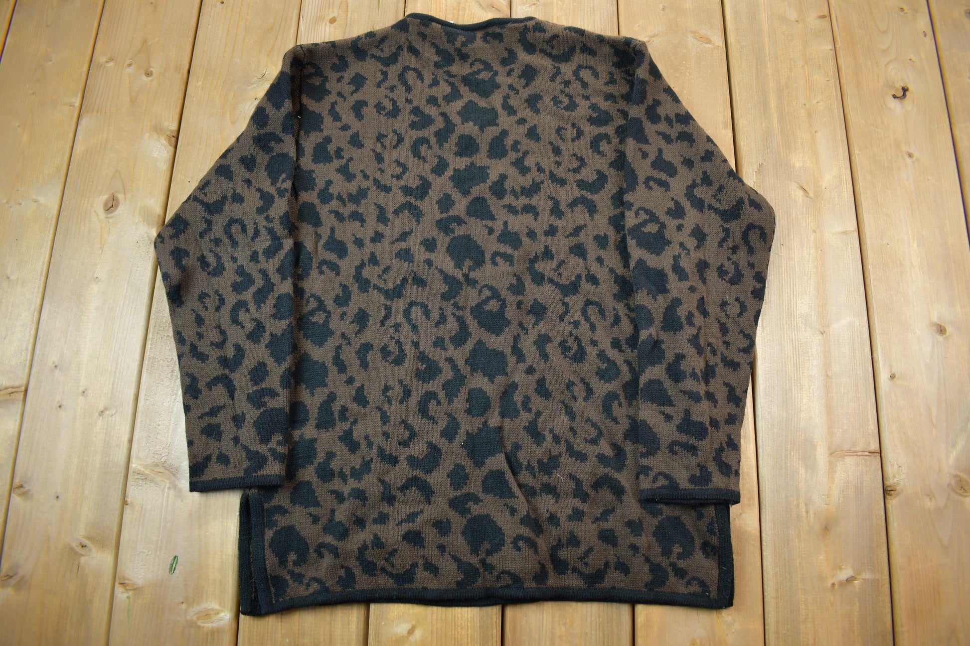 Vintage 1990s Animal pattern V-neck Sweatshirt