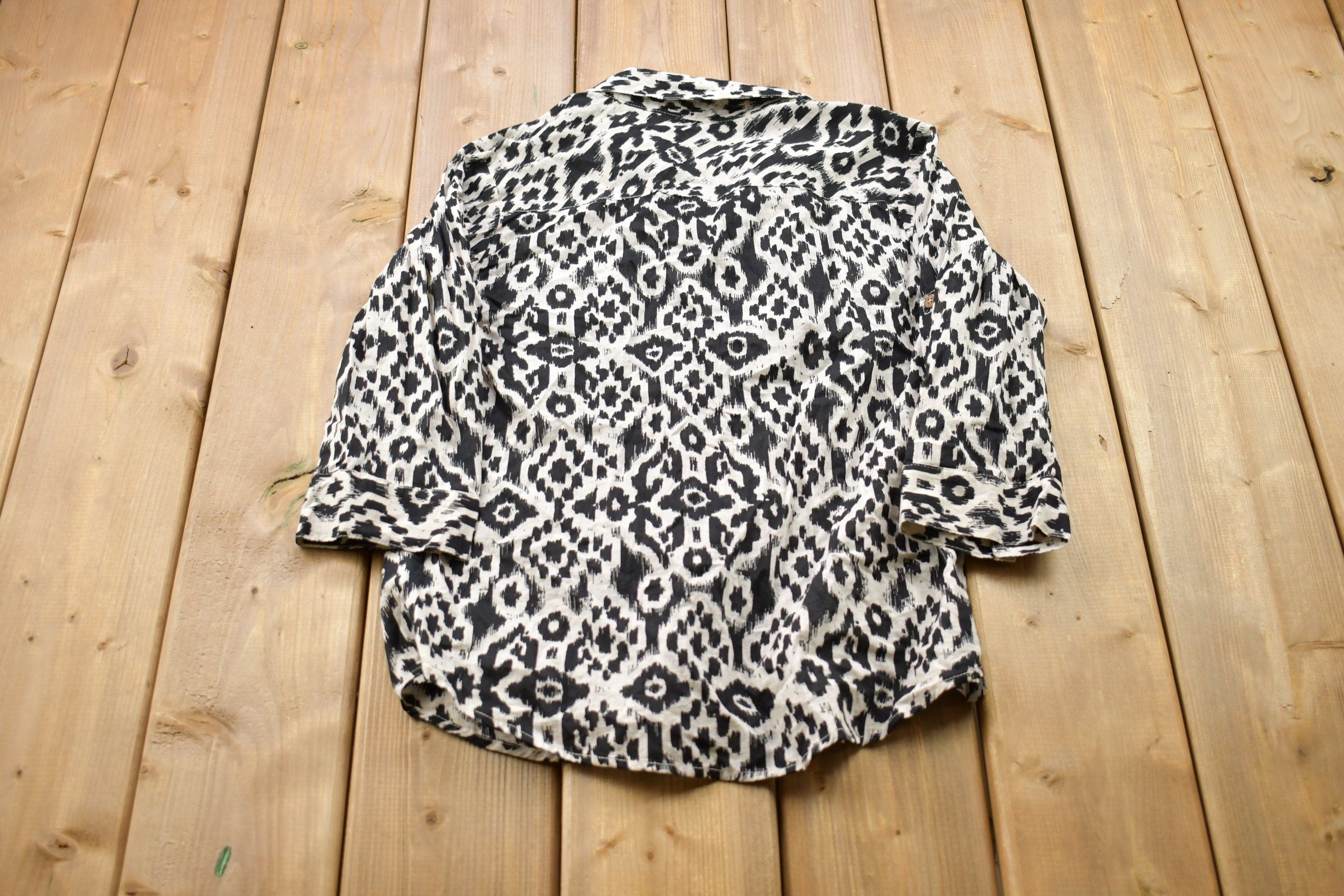 Vintage 1990s Croft & Barrow Aztec All Over Print T-Shirt / Graphic / 80s / 90s / Streetwear / Retro Style / Zebra Print Shirt