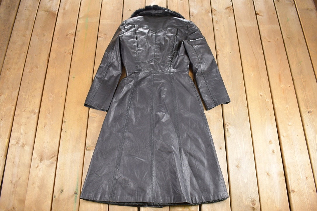 Vintage 1970s Genuine Leather Black Full Length Coat / Faux Fur Collar / Fall Outerwear / Leather Trench Coat / Winter Outerwear