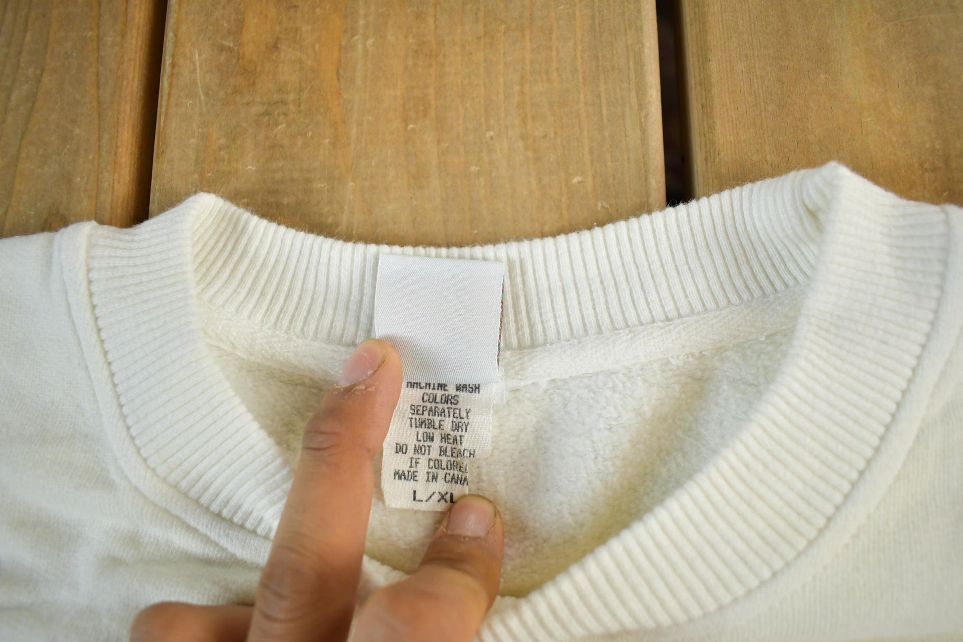 Vintage 1990s Desert Cactus Embroidered Crewneck Sweatshirt Men's L-XL / Made In Canada / 90s Crewneck / Souvenir Sweater Travel