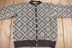 Vintage 1980s 100% Wool Winter Theme Knit Sweater
