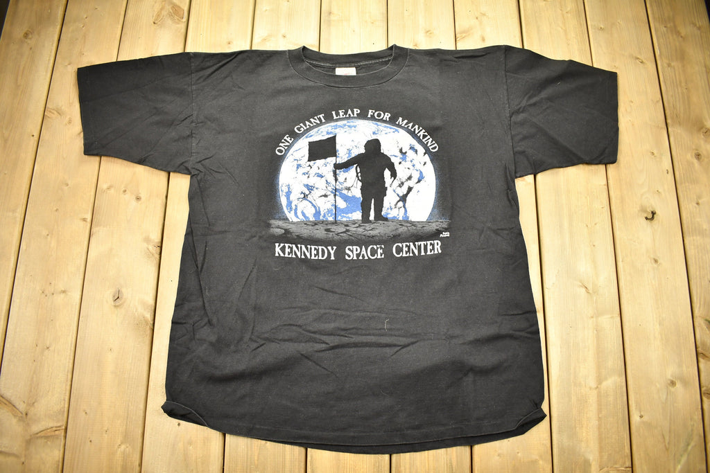 Vintage 1990s Kennedy Space Center Graphic T-Shirt