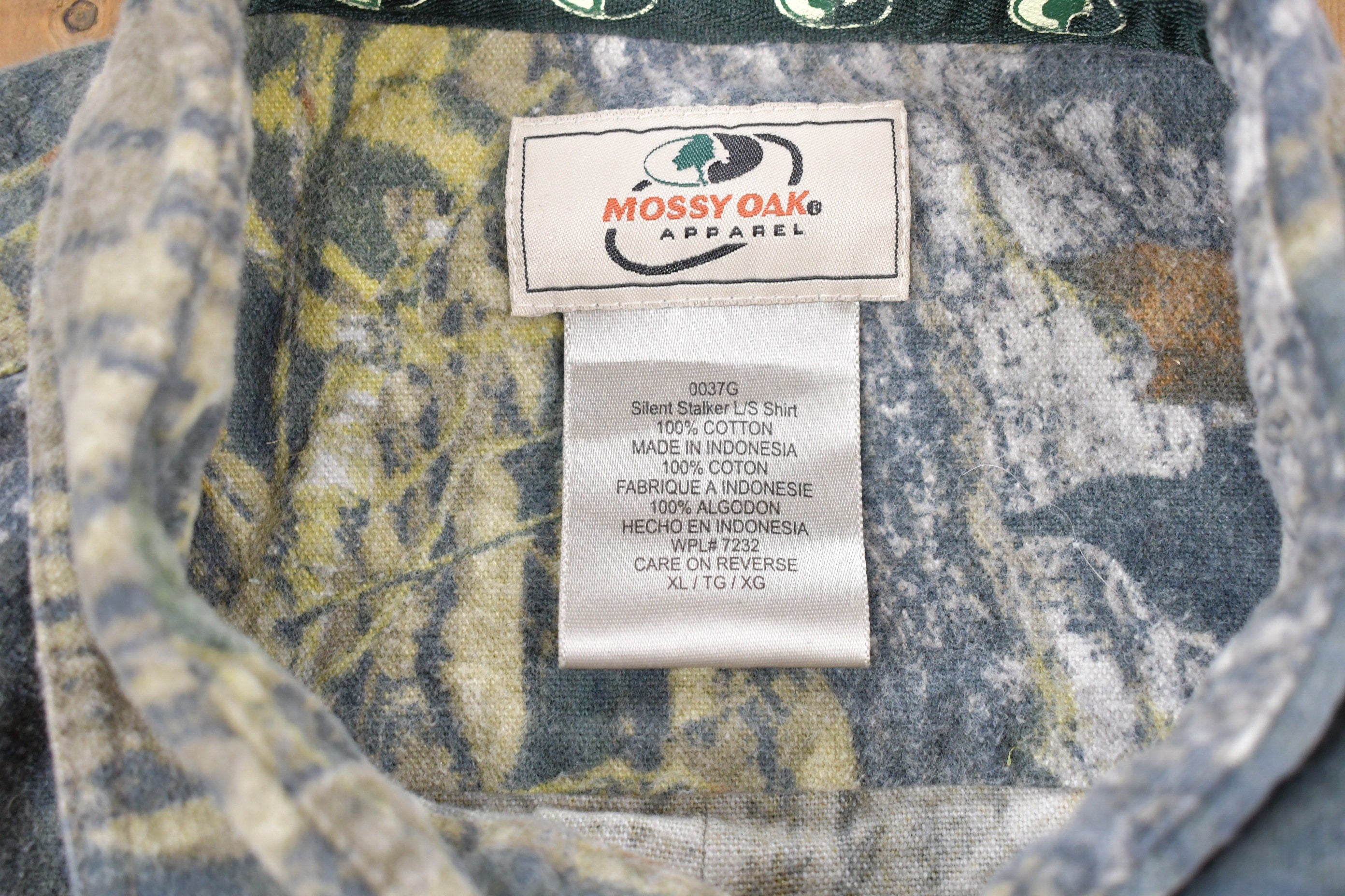 Vintage 1990s Mossy Oak Real Tree Camo Button Up Shirt
