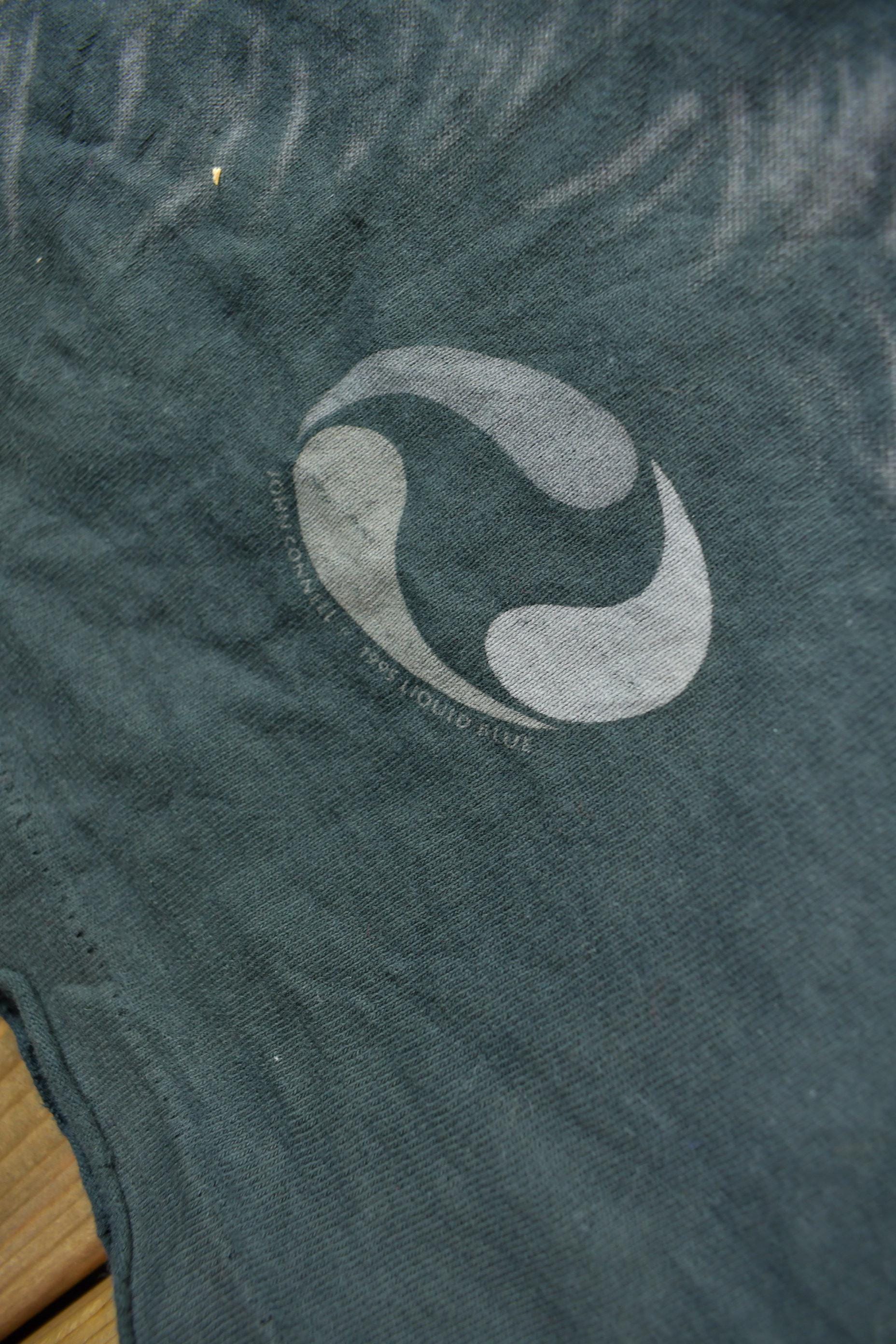 Vintage 1995 Grey Wolf Theme All Over Print Liquid Blue Graphic T-Shirt