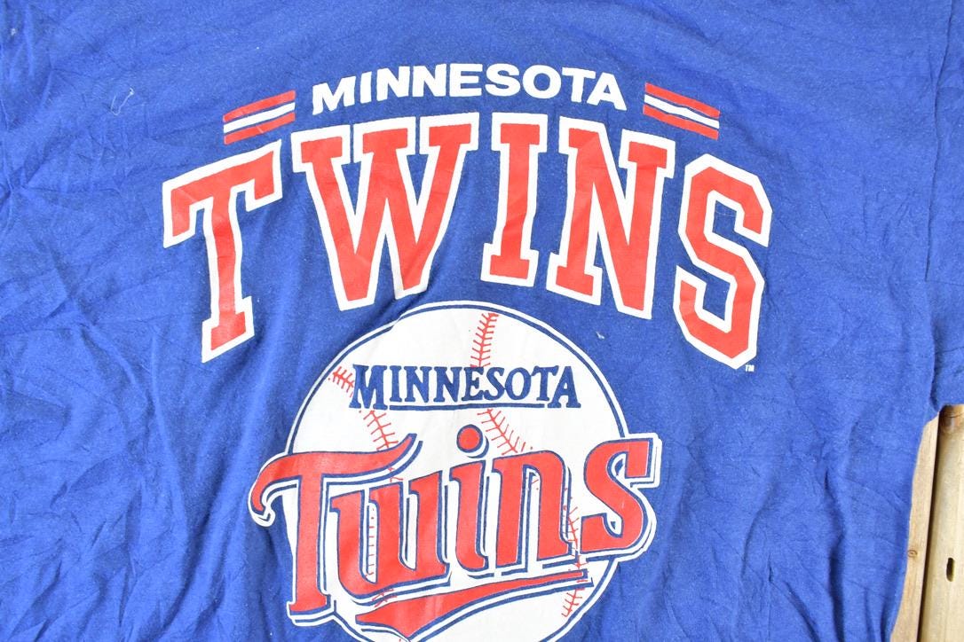 Vintage 1989 Minnesota Twins MLB Graphic T-Shirt