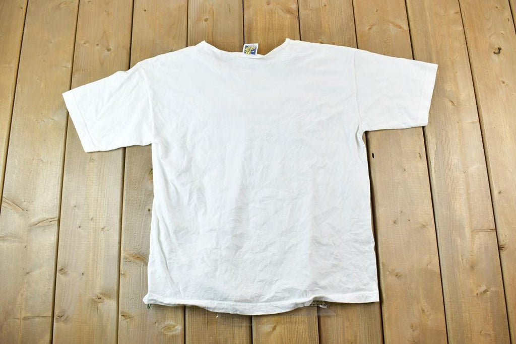 Vintage 1990s Hawaii Embroidered Souvenir T-Shirt
