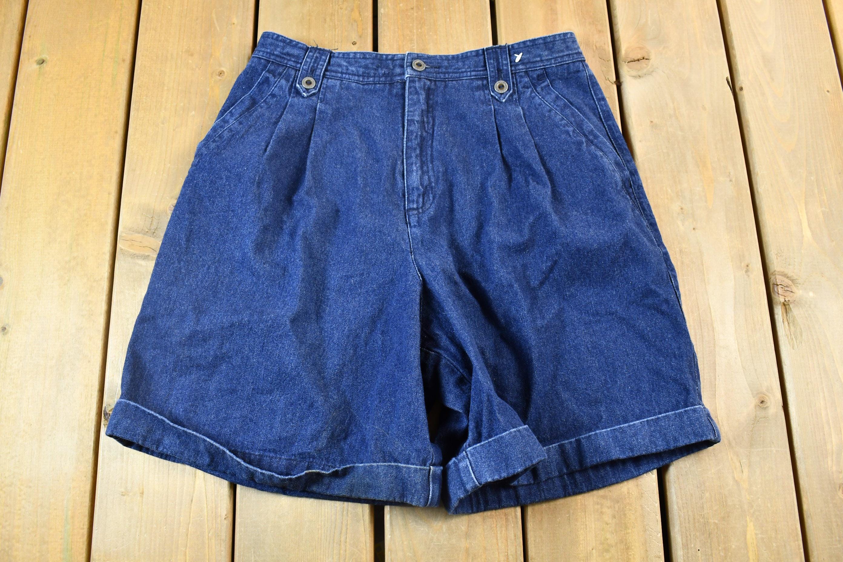 Vintage 1990s Dark Wash Pleated Women's Jean Shorts Size 30 x 7