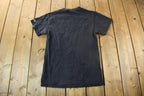 Vintage 1990s Valley Zoo Parrots Graphic T-Shirt