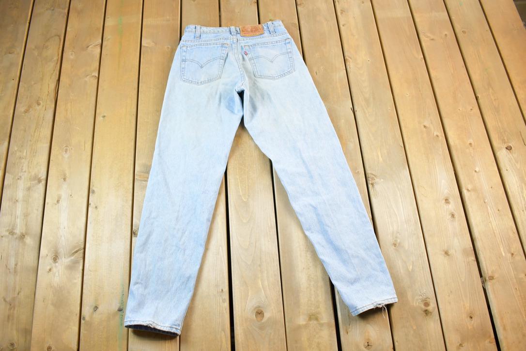 Vintage 1990s Levi Strauss Red Tab 550 Denim Jeans Size 29 x 32 Made In Canada