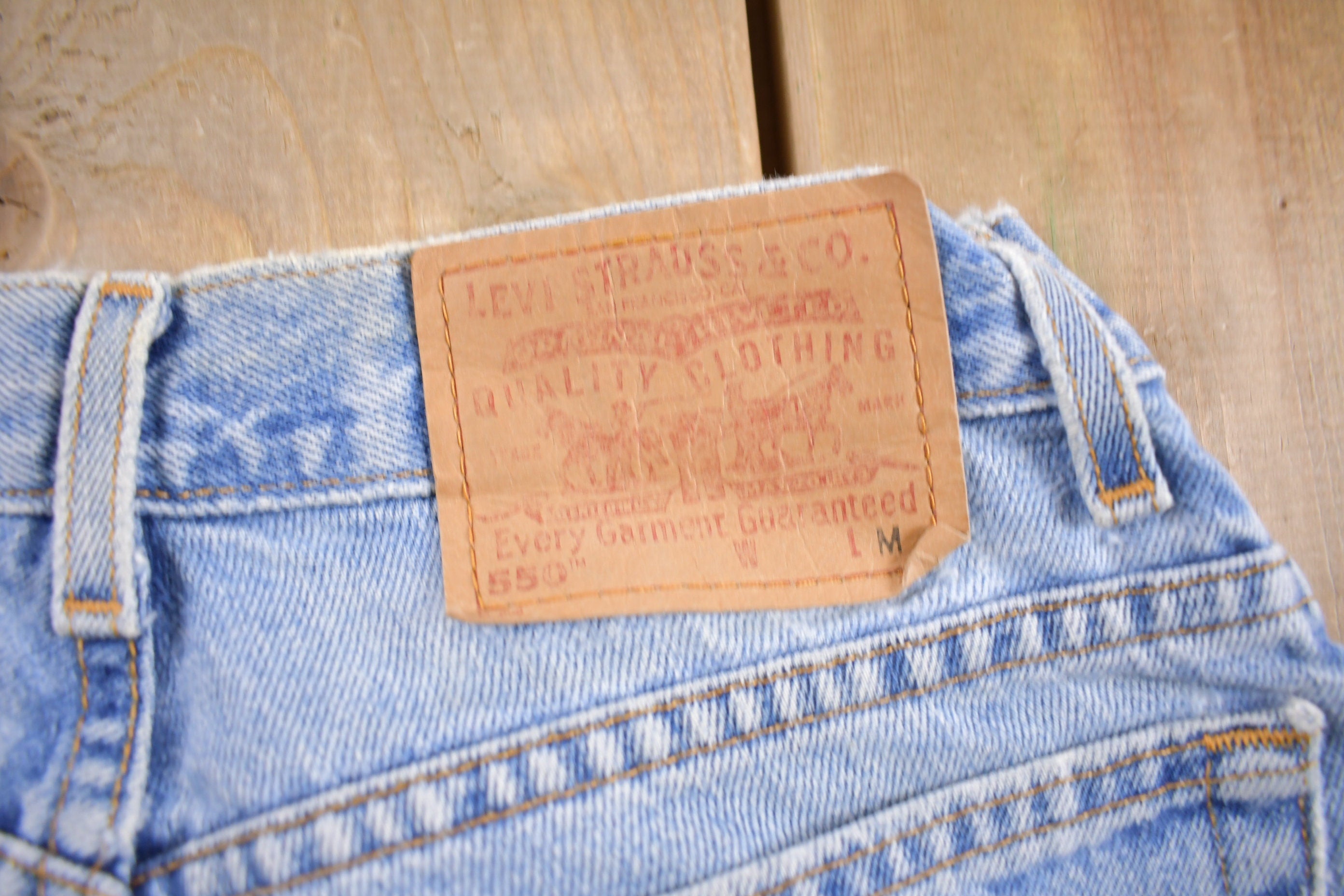 Vintage 1990s Levi's 550 Red Tab Jeans Size 29 x 28