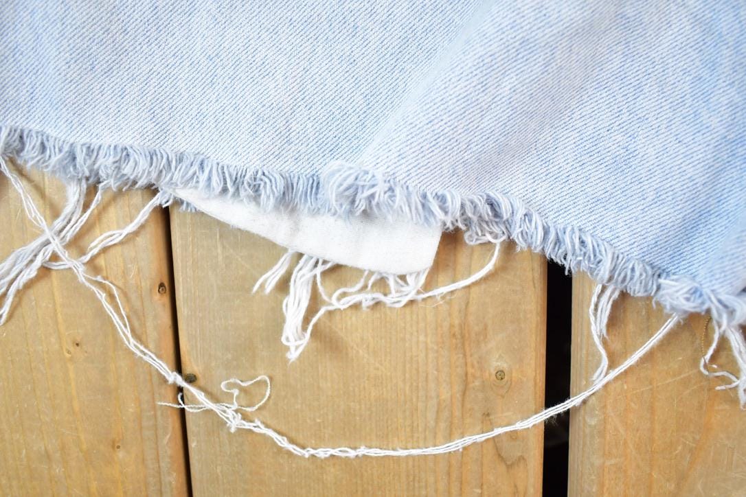 Vintage 1990s Levi Strauss SilverTab Denim Jean Shorts Size 32 x 1