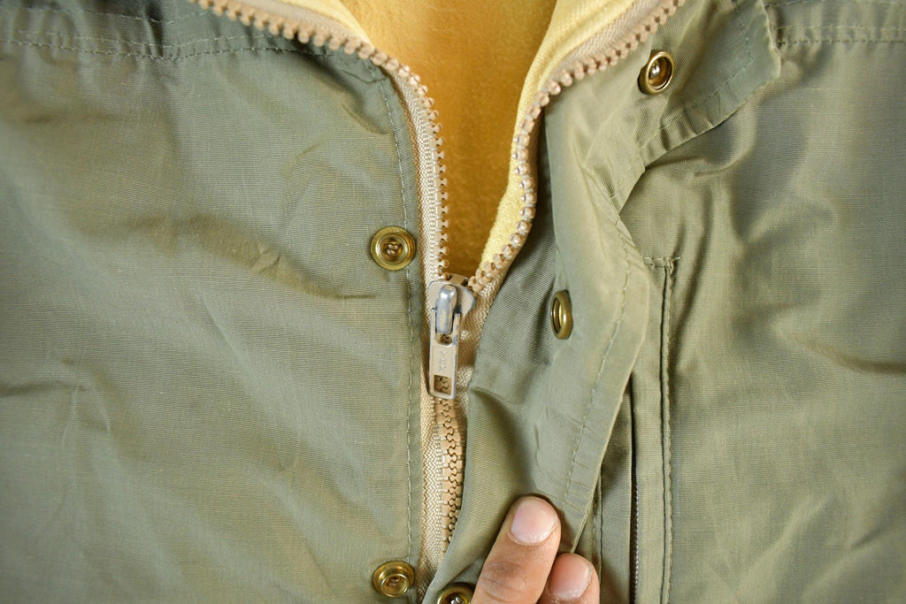 Vintage 1980s Woolrich Jacket Men's Medium/ Outdoors Hunting Jacket / 80s Woolrich / 2 Pocket Parka