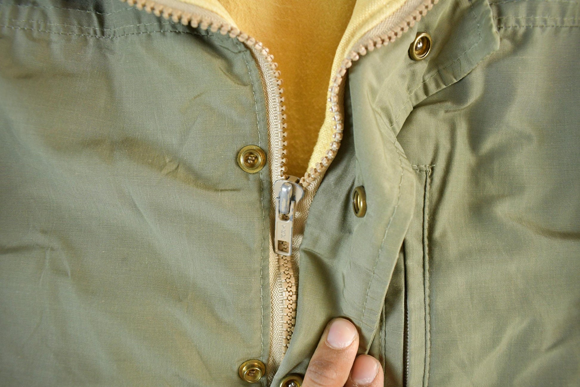 Vintage 1980s Woolrich Jacket Men's Medium/ Outdoors Hunting Jacket / 80s Woolrich / 2 Pocket Parka