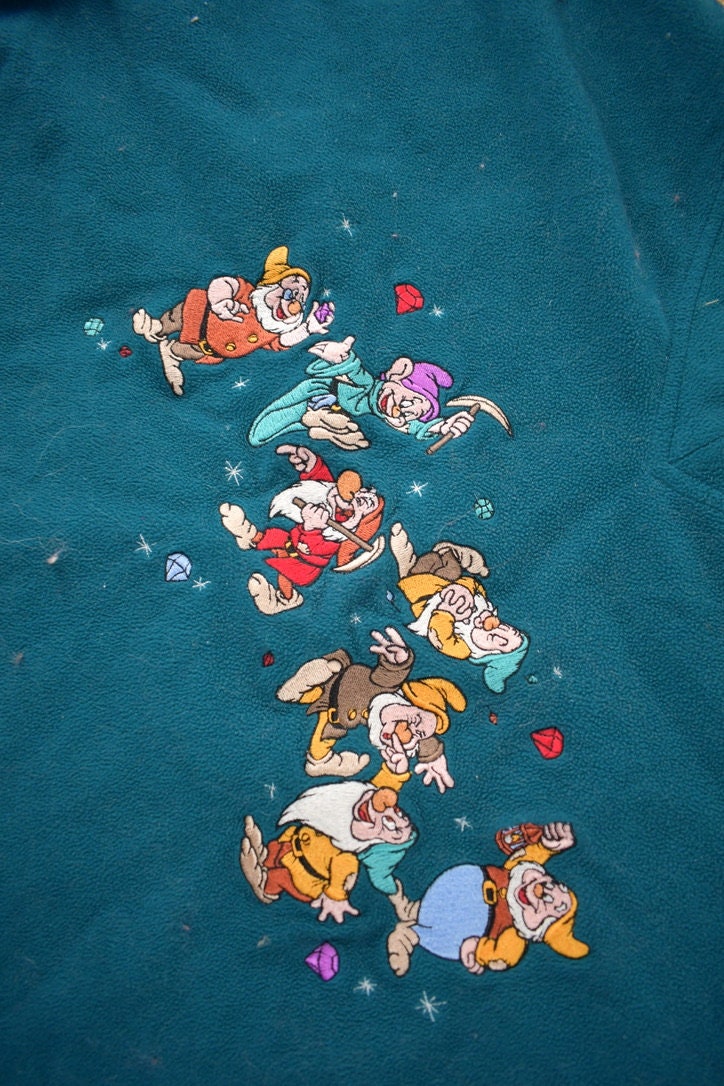 Vintage 1990s Disney Snow White Seven Dwarves Embroidered Fleece V-Neck Sweater
