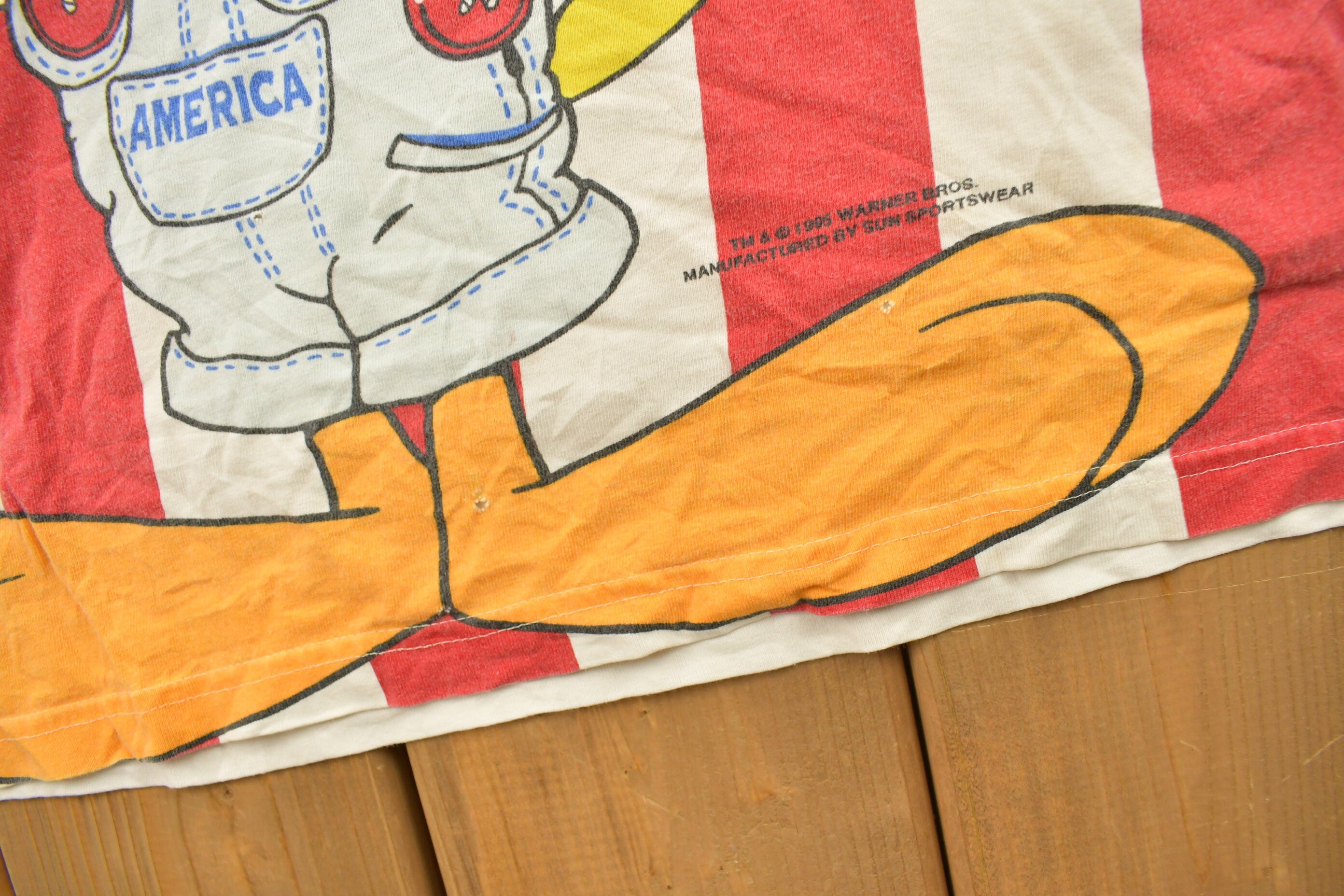 Vintage 1995 Tweety Bird All Over Print American Flag T-Shirt