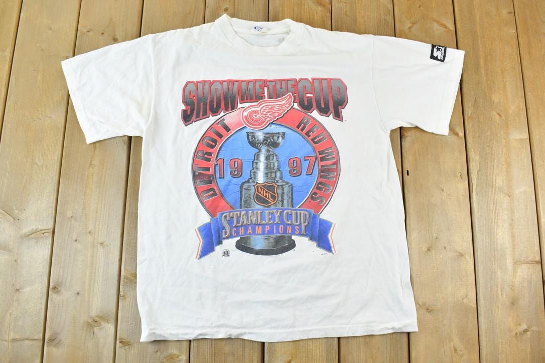 Vintage 1997 Starter Detroit Red Wings Stanley Cup Champions NHL Graphic T-Shirt
