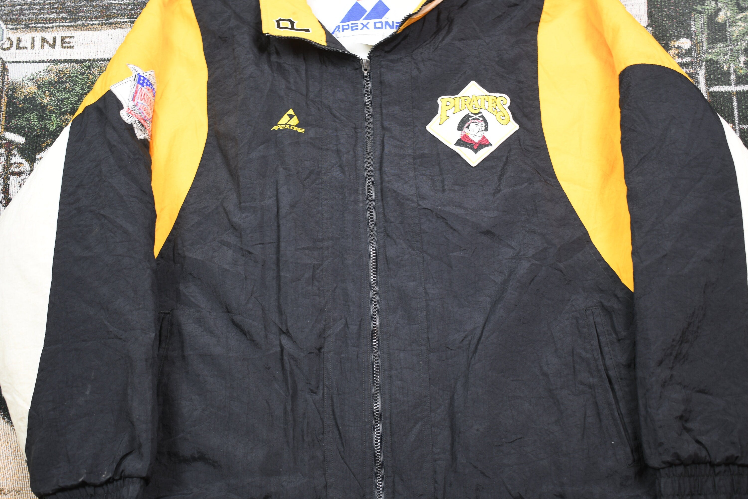 Vintage 1990s Pittsburgh Pirates MLB Apex One Puffer Jacket