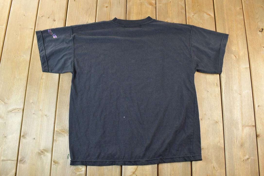 Vintage 1990s New Generation Flowers Souvenir T-Shirt