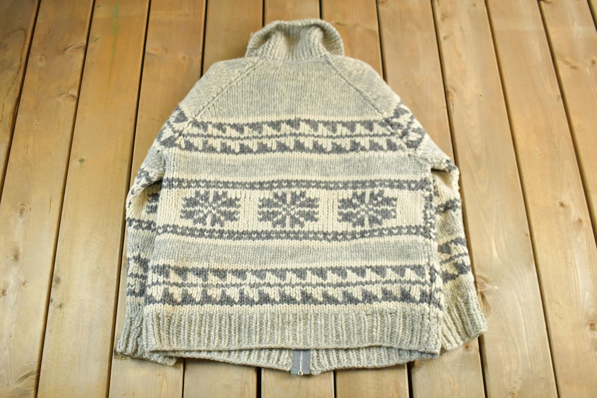 Vintage 1970s 1980s Hand-Knit Cowichan Sweater Adult Medium