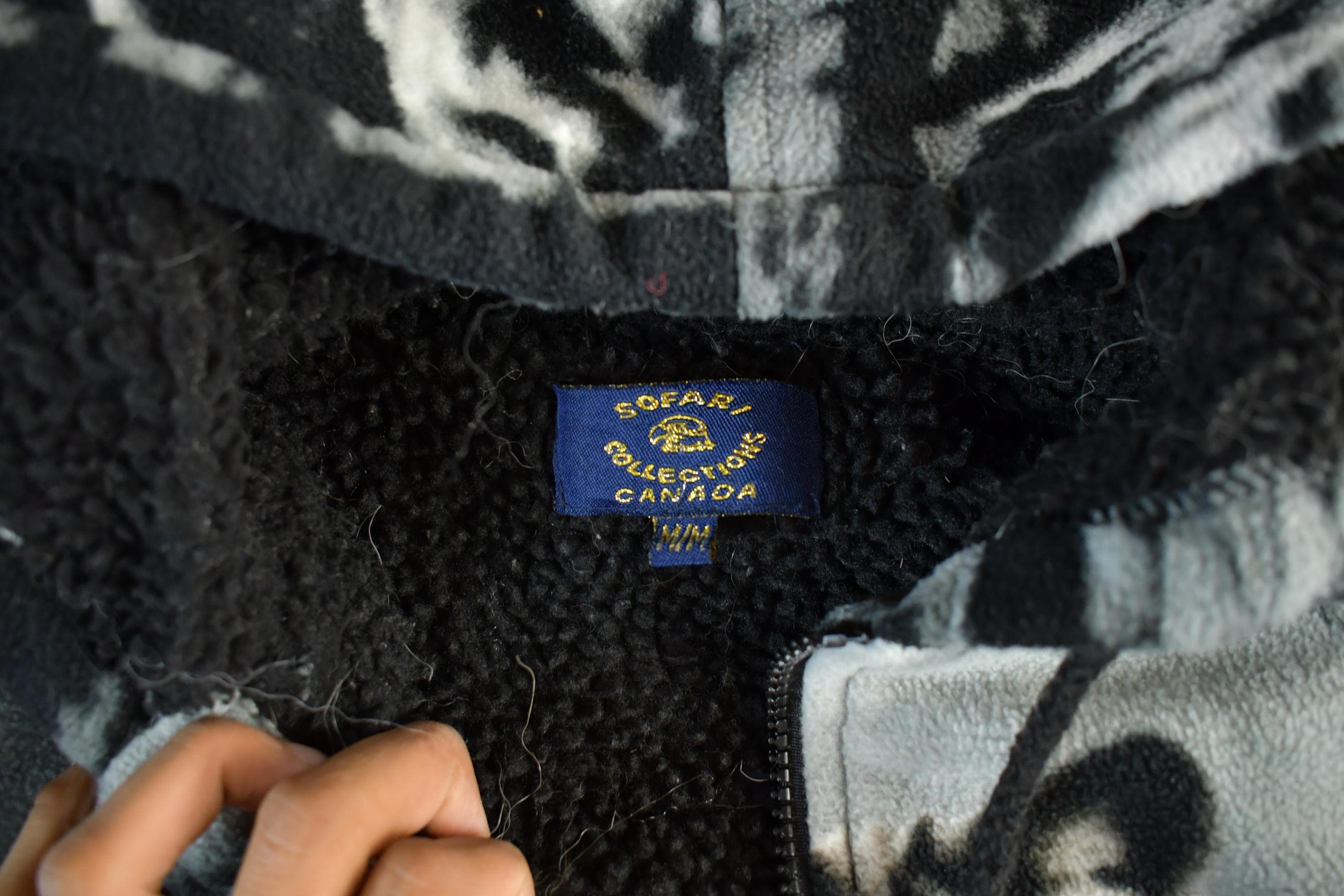 Vintage 1990s Winter Wolf Theme Fleece Sweater Jacket Men's Medium