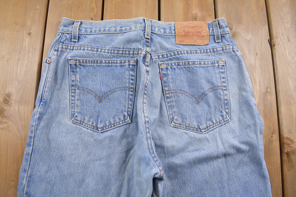 Vintage 1990s Levi's 550 Red Tab Jeans Size 32 x 32