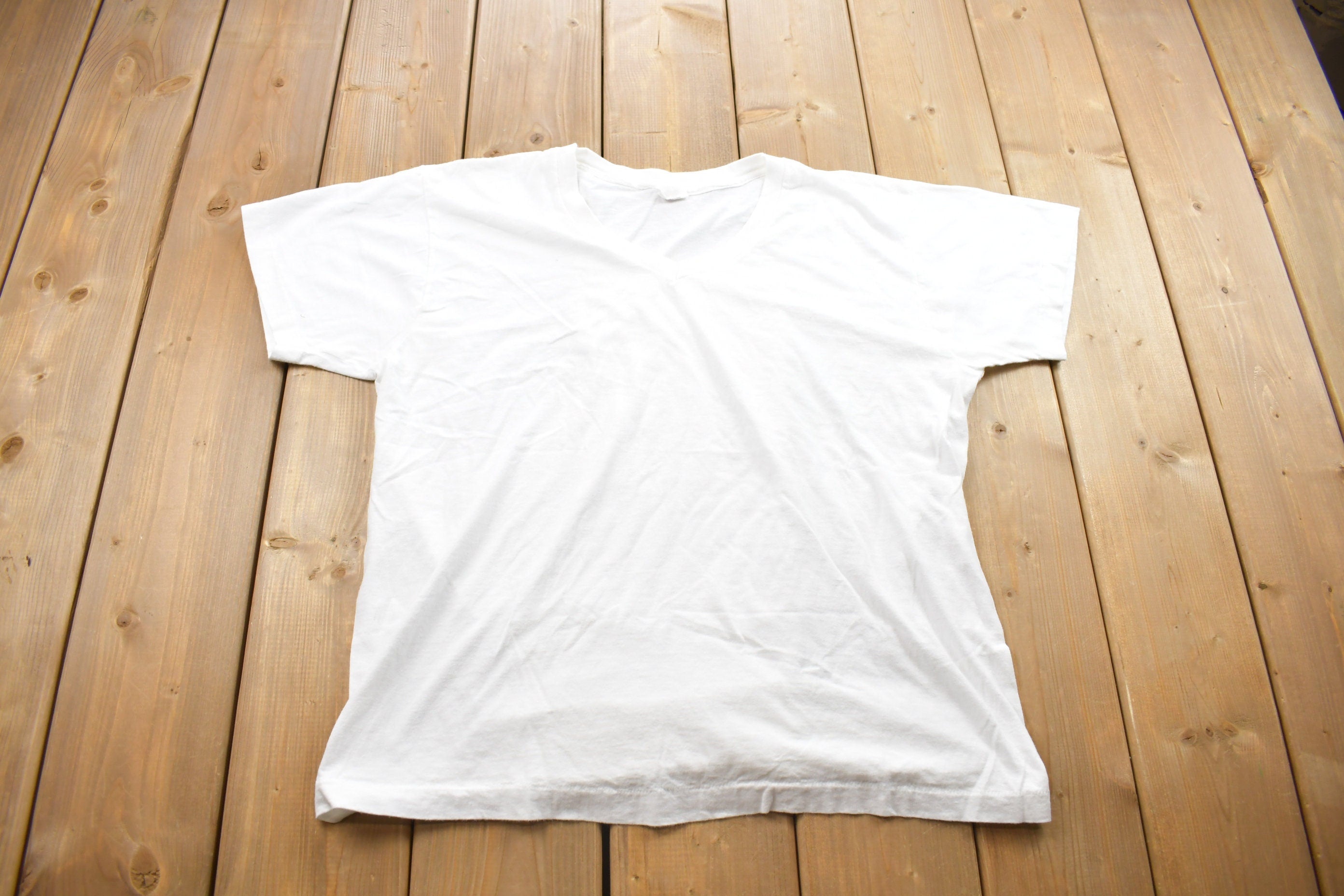 Vintage 1990s Fruit Of The Loom Single Stitch V-Neck T-Shirt