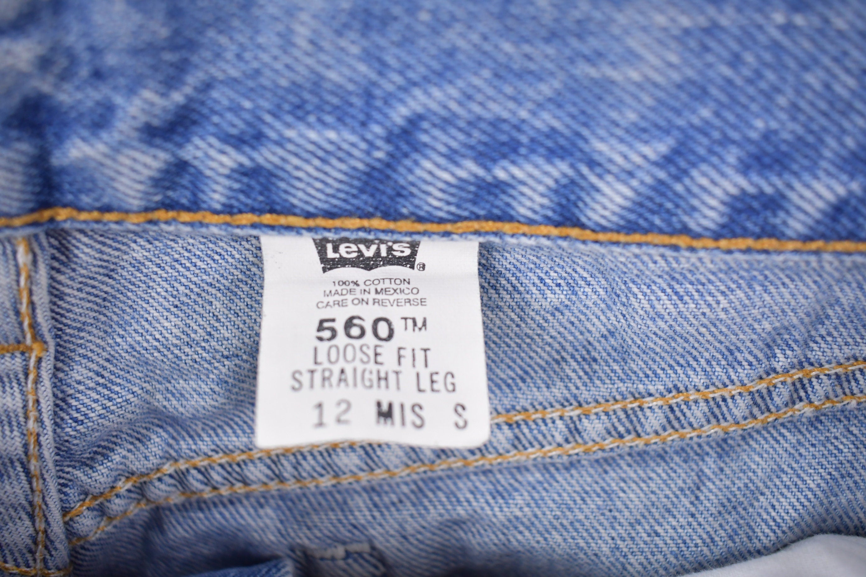 Vintage 1990s Levi's 560 Red Tab Jeans Size 32 x 28