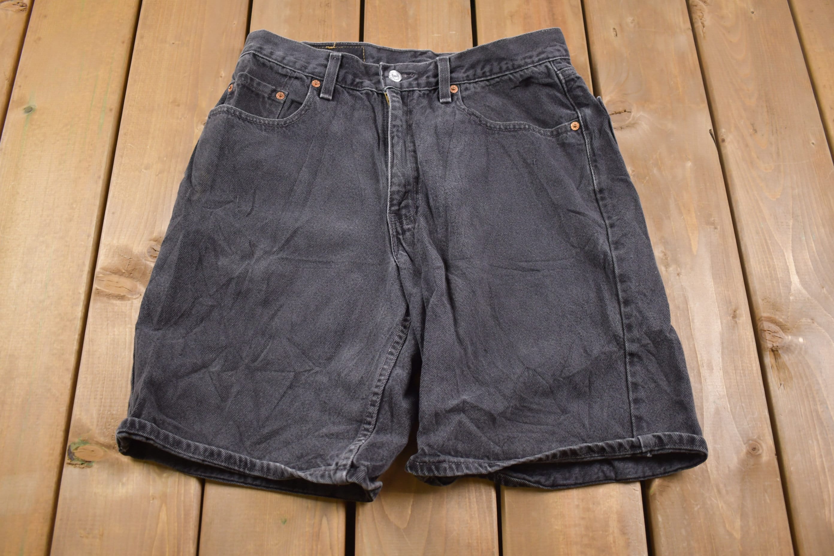 Vintage 1990s Levi's 550 Red Tab Jean Shorts 32 x 9