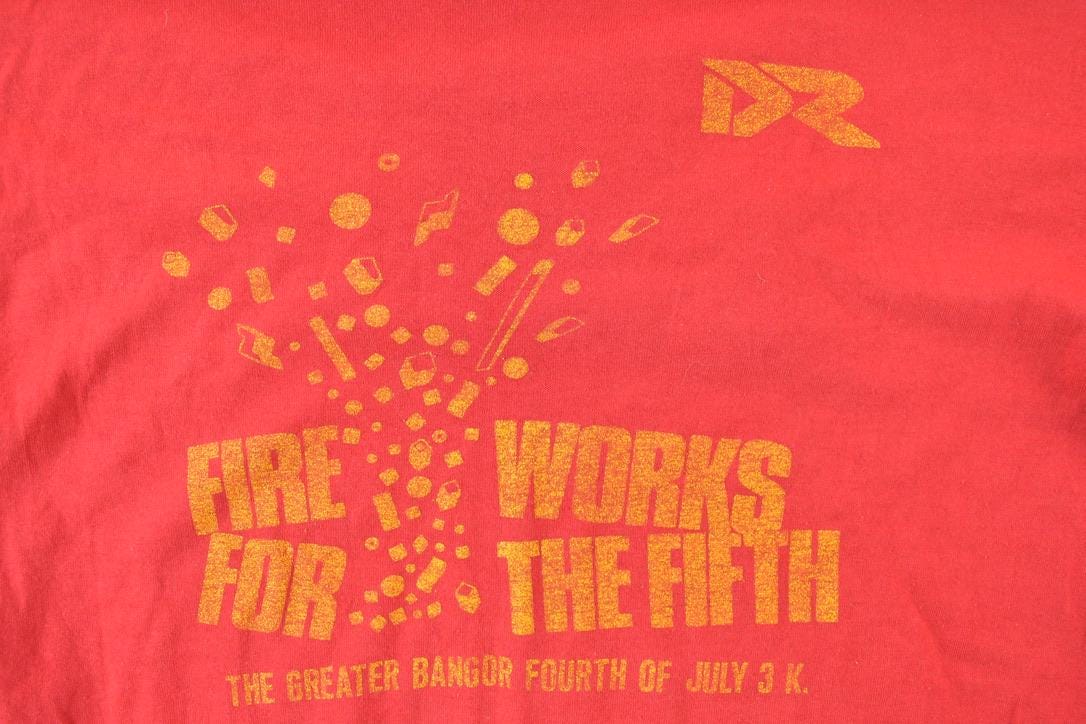 Vintage 1990s Bangor Fireworks Souvenir T-Shirt