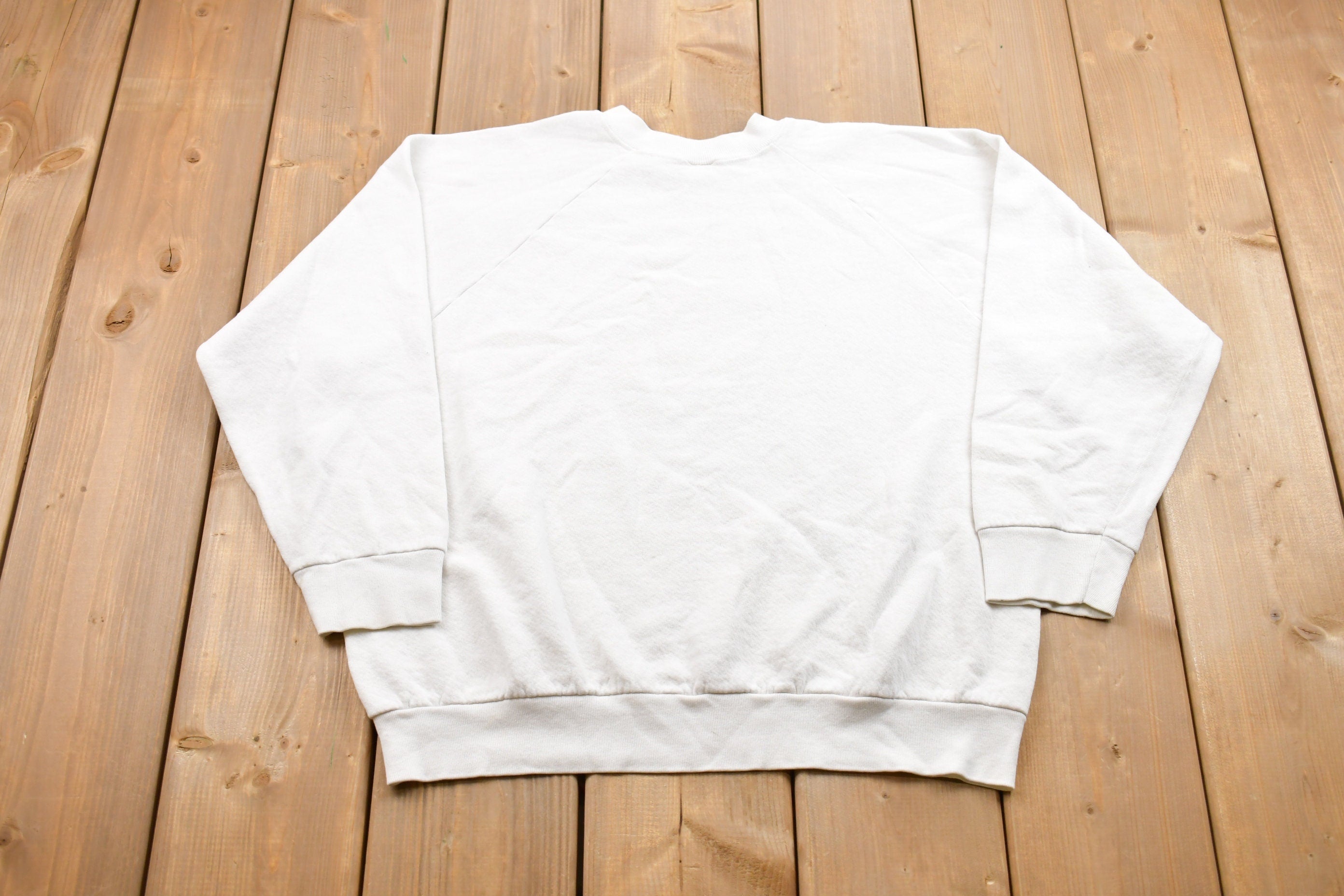 Vintage 1990s Floral Heart Embroidered Crewneck Sweatshirt