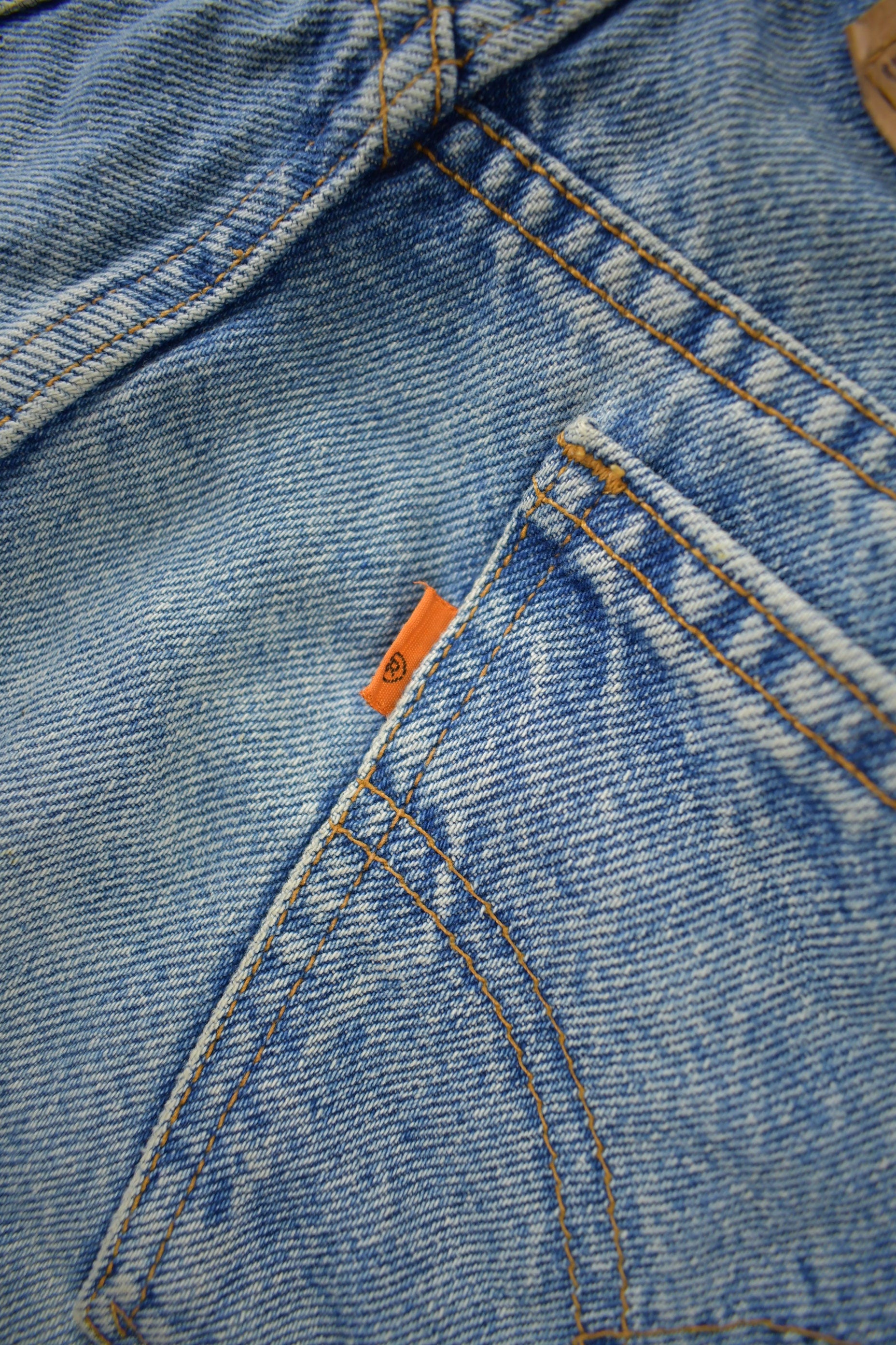 Vintage 1990s Levi's 550 Cut Off Relaxed Fit Jean Shorts Size 31 W
