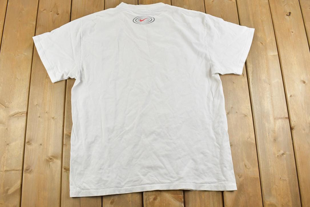 Vintage 1990s Nike Swoosh Logo Graphic T-Shirt