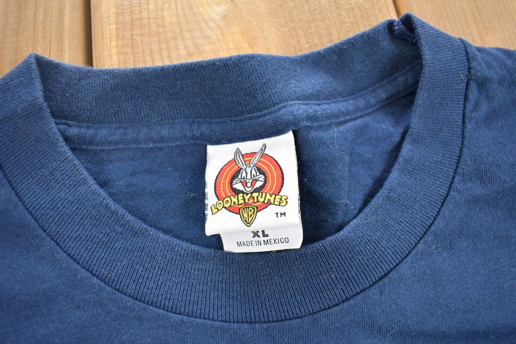 Vintage 1990s Looney Tunes Holiday Promo T-shirt / Vintage Movie Tee / Made In Mexico / Rare Vintage