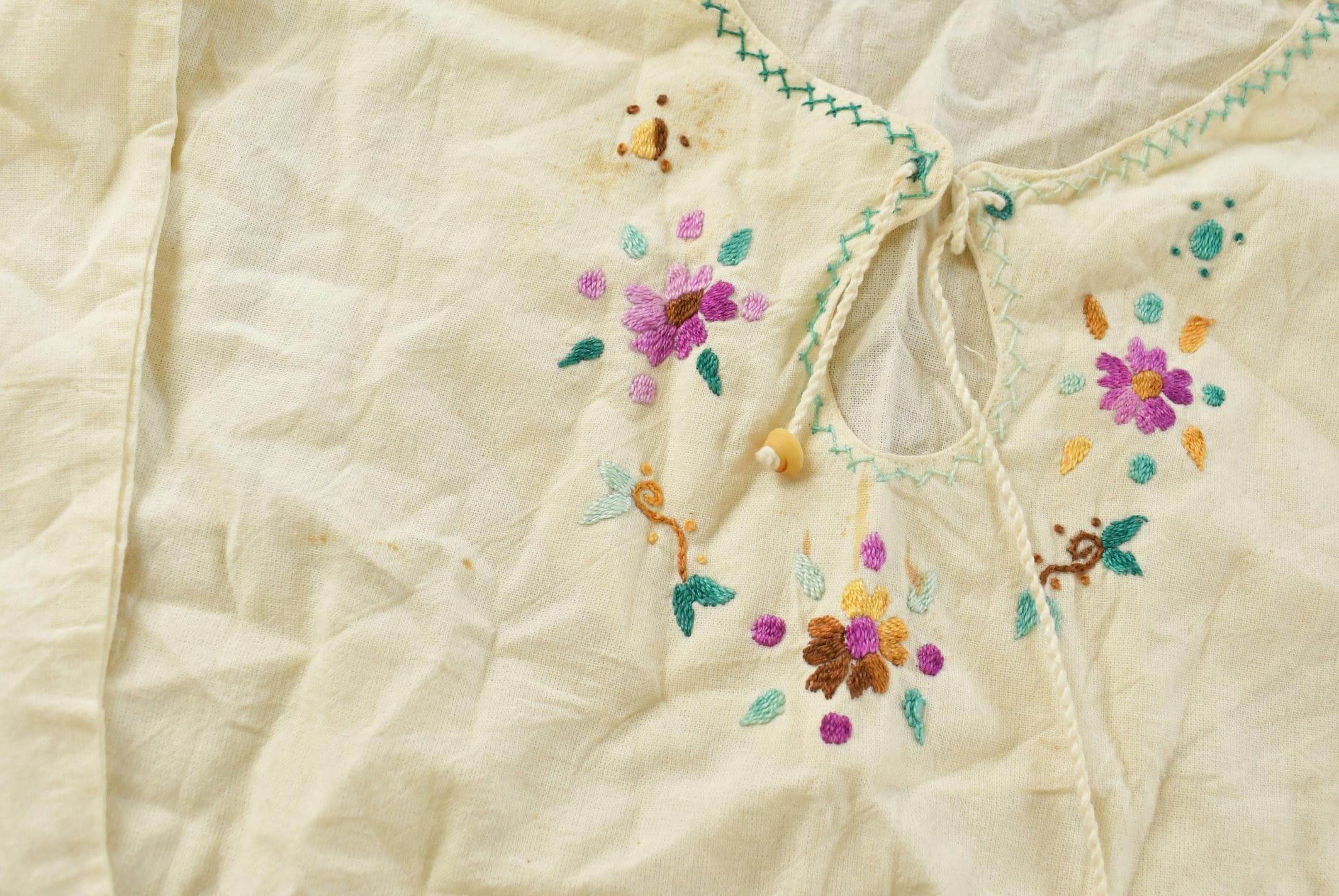 Vintage 1960s Floral Embroidered Peasant Blouse Shirt Womens