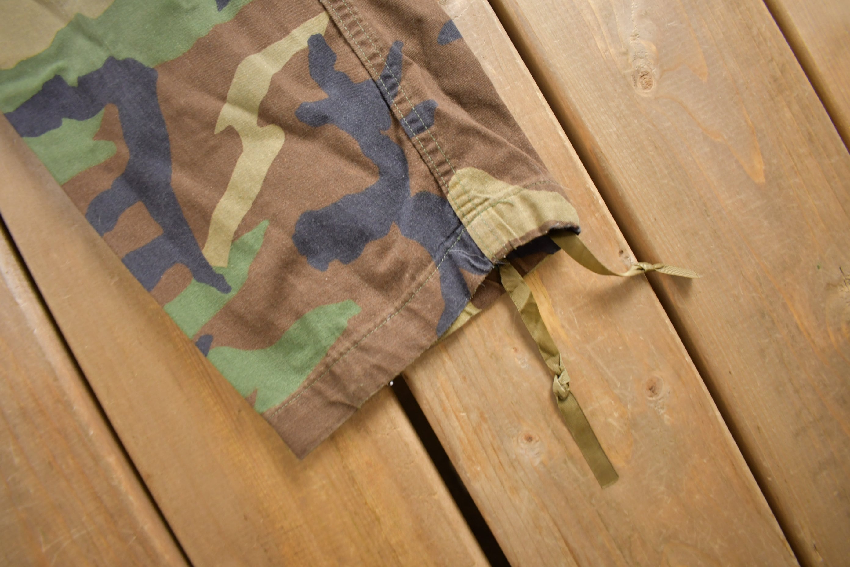 Vintage 1982 Army Woodland Camouflage Cargo Pants Size Small (32 x 29