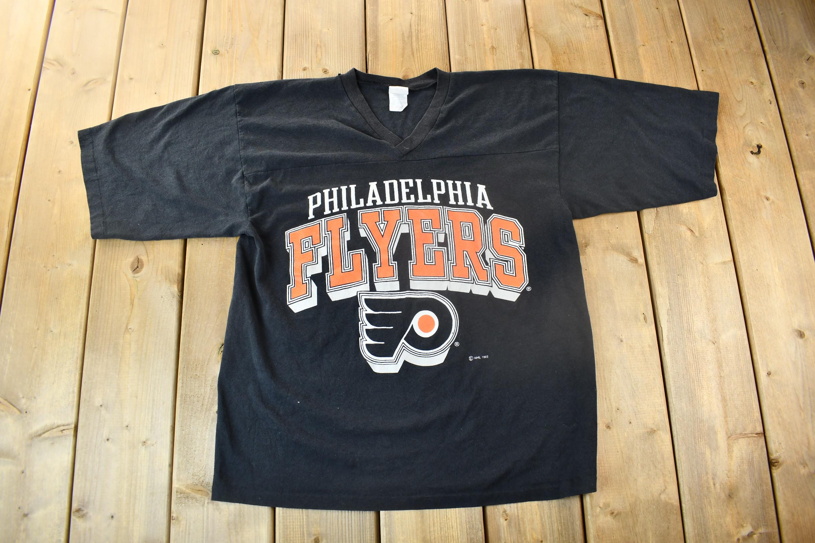 Vintage 1993 Philadelphia Flyers NHL Graphic T-Shirt