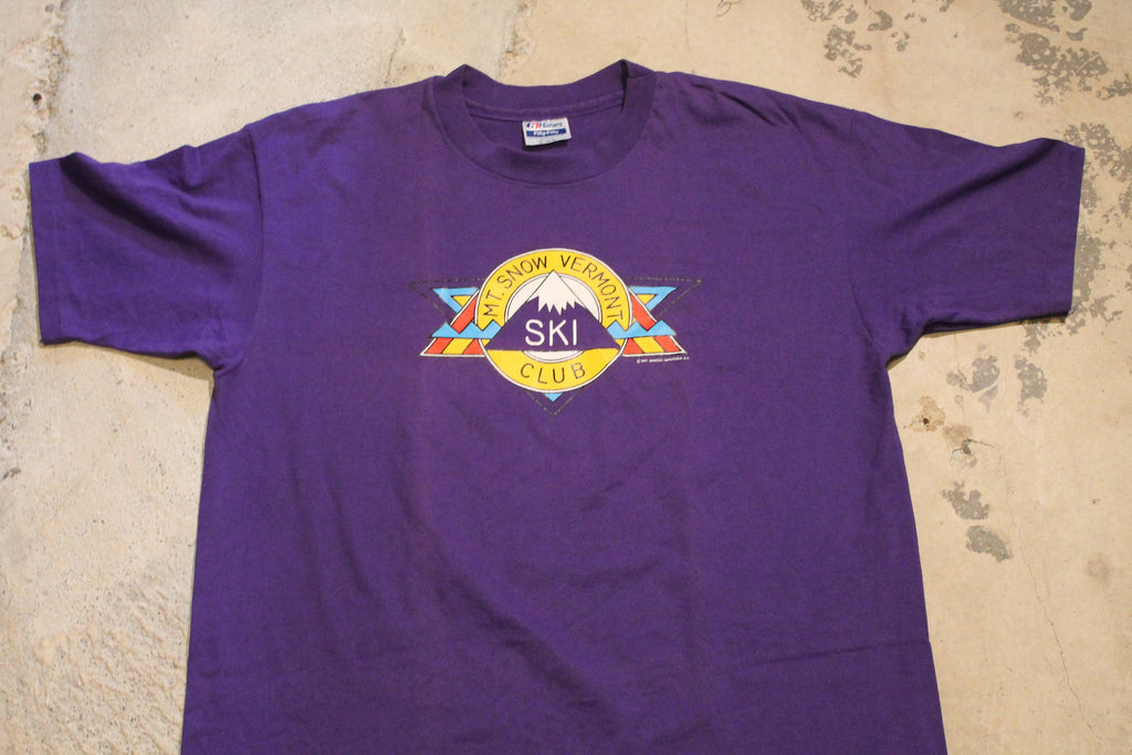 Vintage 1991 T-Shirt Mt. Snow Vermont Ski Club Graphic T Shirt