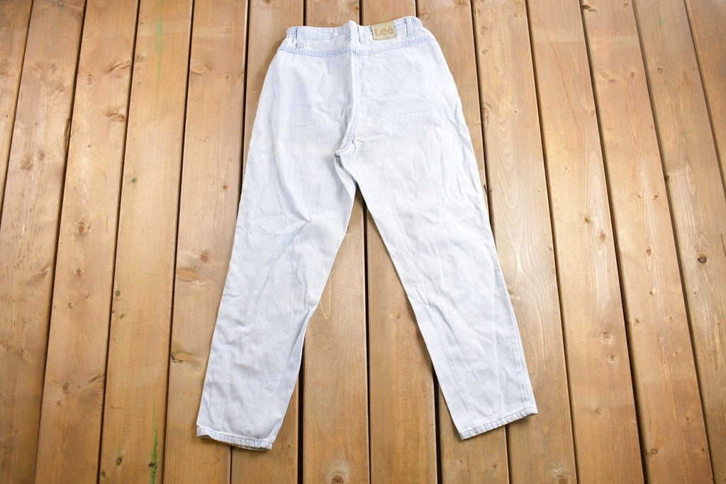 Vintage 1990s LEE Light Wash Tapered Mom Jeans / Size 29 x 27.5 / Streetwear Fashion / Denim / Made In USA